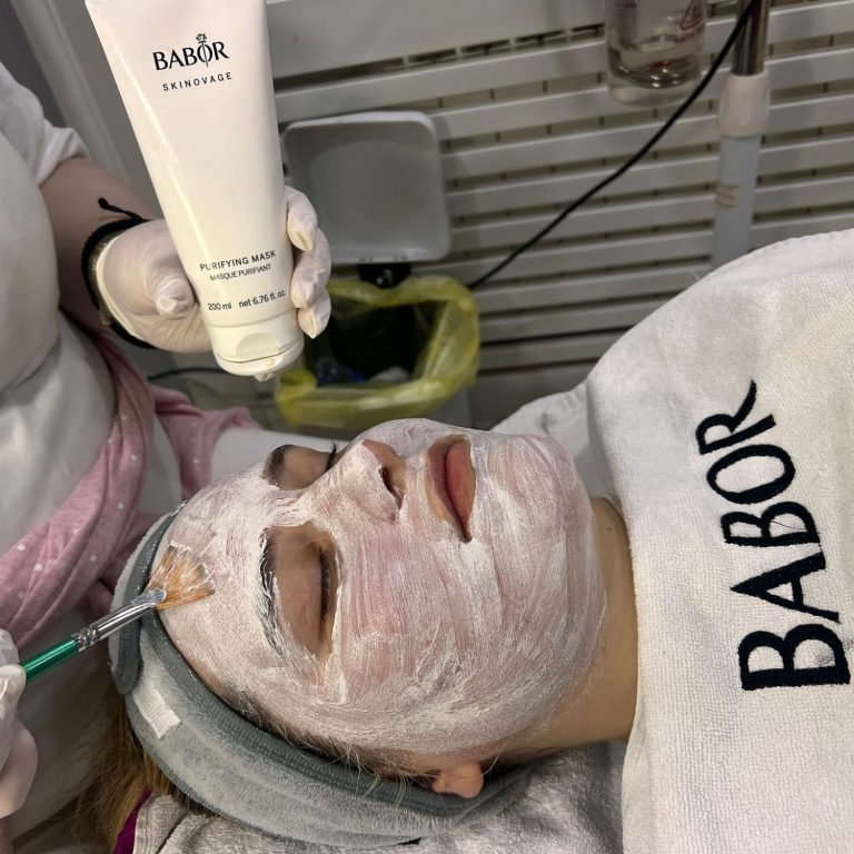 Higijenski tretman lica sa Babor maskom u salonu Angels Novi Sad za dubinsko čišćenje kože