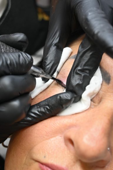 Trajna šminka eyeliner Novi Sad po kvalitetu PhiAcademy