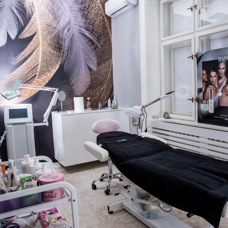 Higijenski tretman lica sa Babor maskom u salonu Angels Novi Sad za dubinsko čišćenje kože