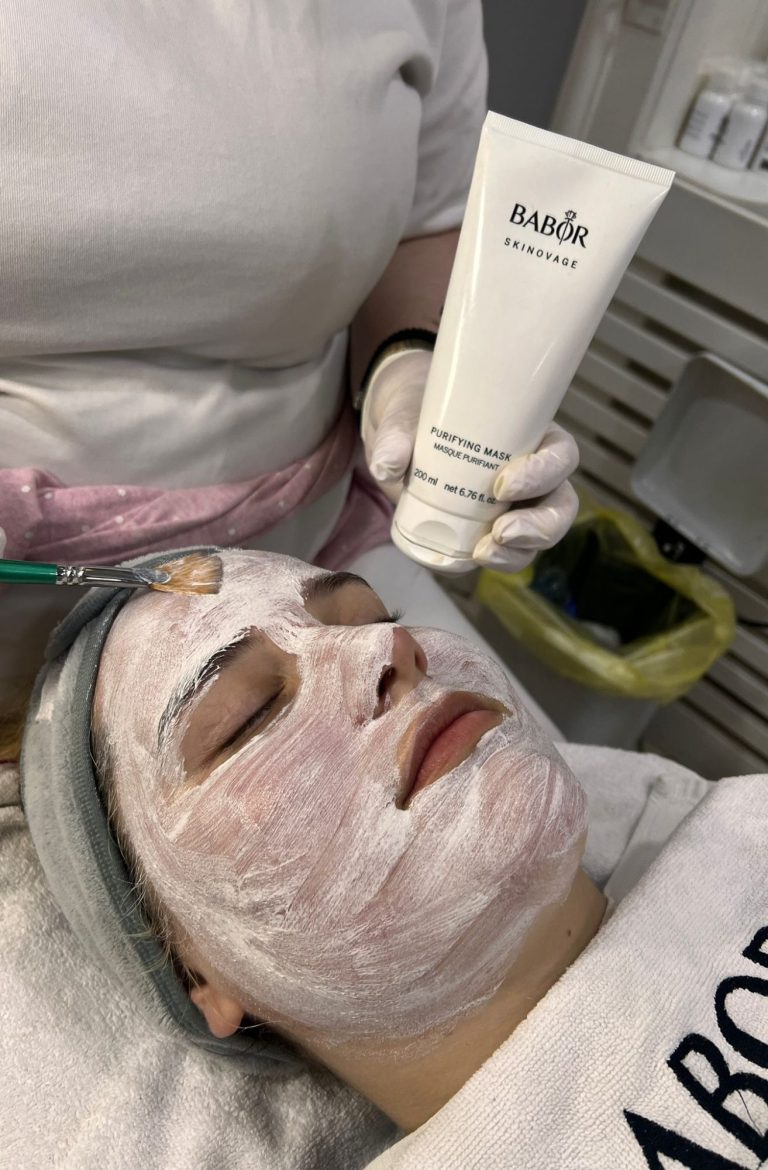 Higijenski tretman lica sa Babor maskom u salonu Angels Novi Sad za dubinsko čišćenje kože
