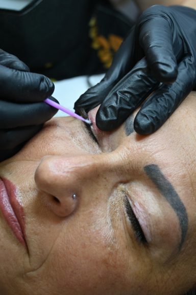 Trajna šminka eyeliner Novi Sad po kvalitetu PhiAcademy