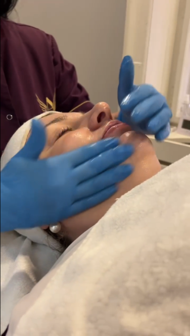 Profesionalna mikrodermoabrazija tretman lica u salonu Angels Novi Sad, dijamantska abrazija za dubinsko čišćenje kože i uklanjanje mrtvih ć