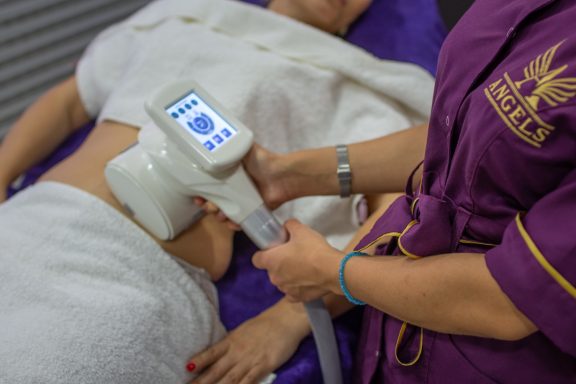 Zatezanje Kože Efikasni Tretmani Za Zategnutu Kožu u kozmetickom salonu angels novi sad