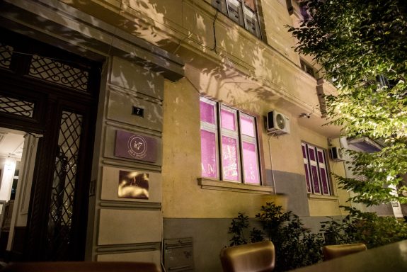 Zatezanje Kože Efikasni Tretmani Za Zategnutu Kožu u kozmetickom salonu angels novi sad