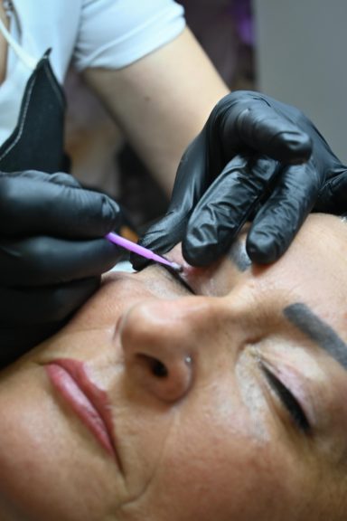 Trajna šminka eyeliner Novi Sad po kvalitetu PhiAcademy